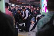 Japon Halkı Artan Suç Oranlarından Dolayı Kaygılı